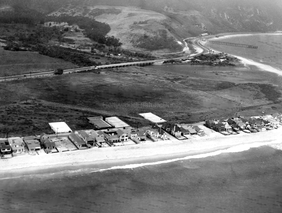 1935 aerial view of the Colony wm.jpg